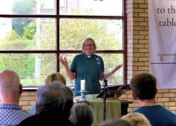 Igreja reabre na Inglaterra após 15 anos fechada