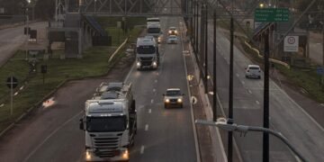 Proprietários de veículos com placa final zero devem regularizar o licenciamento até 29 de outubro