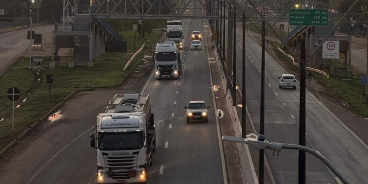 Proprietários de veículos com placa final zero devem regularizar o licenciamento até 29 de outubro