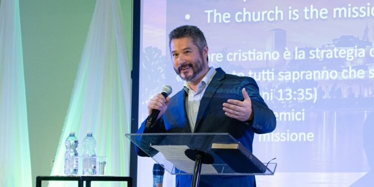 “Não se pode amar Jesus e rejeitar sua noiva”, diz pastor sobre ‘desigrejados’