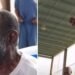 Após 4 anos de espera, homem emociona durante batismo na prisão