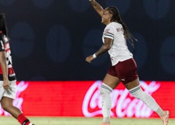 Fluminense vence Flamengo e abre vantagem na Copa do Brasil Feminina