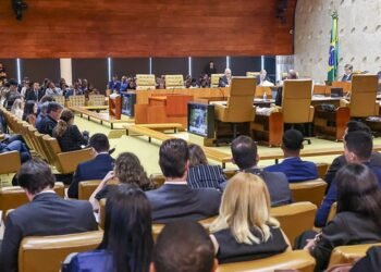 STF forma maioria contra lei que permite pais retirarem filhos de aulas sobre gênero
