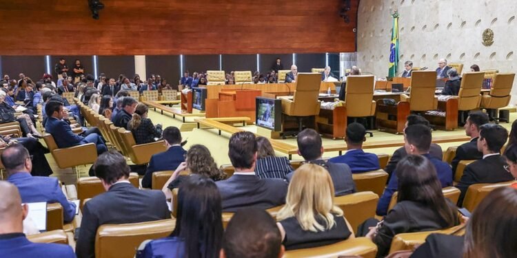 STF forma maioria contra lei que permite pais retirarem filhos de aulas sobre gênero