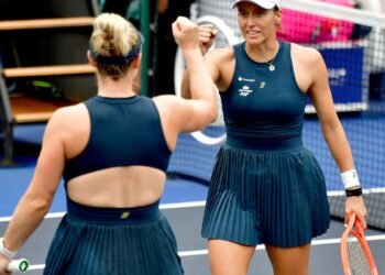 Dupla de Luisa Stefani avança às quartas do WTA 1000 de Pequim