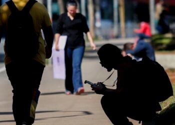 Percentual de jovens nem-nem no Brasil cai para 22,4%, mostra estudo