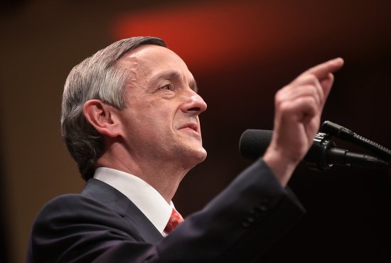 Robert Jeffress critica James Talarico e o Partido Democrata