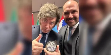 Eduardo Bolsonaro e Javier Milei podem se encontrar nos EUA