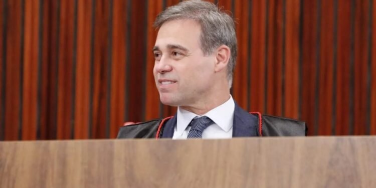TSE adia decisão sobre vídeo de Lula contra Flávio