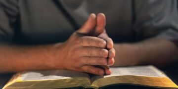 90% dos cristãos nos EUA relatam respostas milagrosas às orações