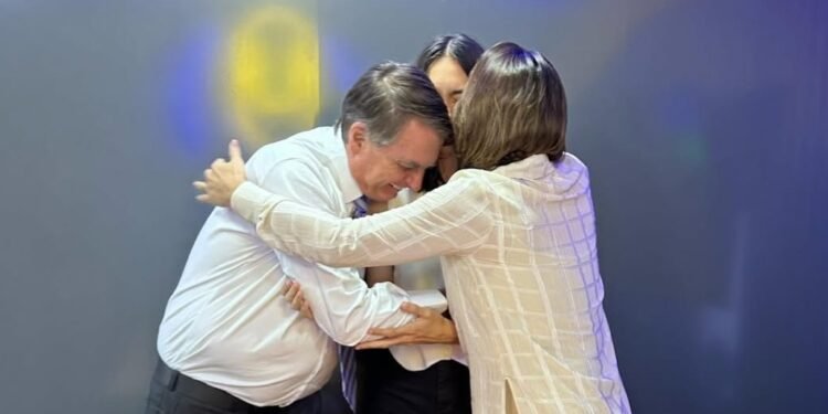 Moraes autoriza Bolsonaro a celebrar aniversário da filha