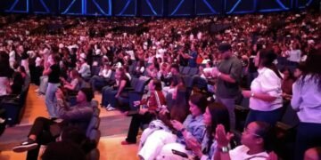 Revival Conference 2026 reúne 5 mil jovens em Santo Domingo