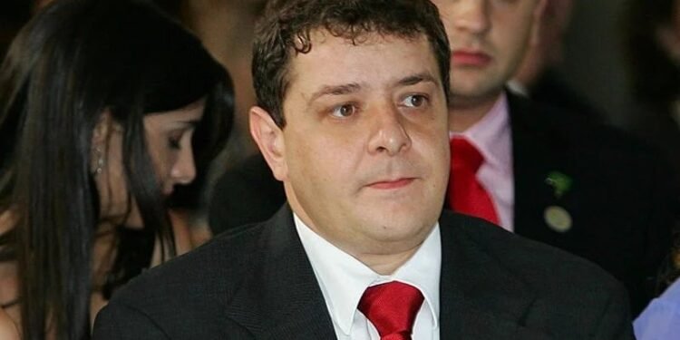 Advogado nega tráfico de influência de Lulinha com ministros