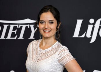 Danica McKellar revela como Candace Cameron a levou à fé cristã