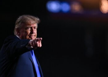 Trump assina Clergy Act e combate fraude no SNAP
