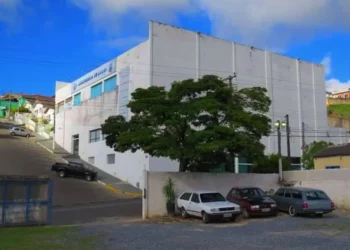 PEC propõe doação de imóveis públicos a igrejas em SP