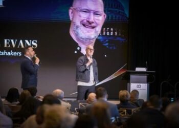 Russell Evans: cristãos devem ser transformadores, não conformistas