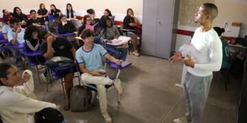 Enem 2026: inscrito automaticamente deve escolher idioma da prova
