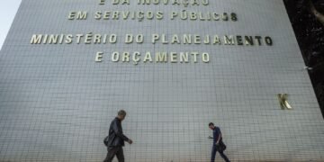 Governo pretende realocar R$ 20 bilhões no Orçamento de 2027