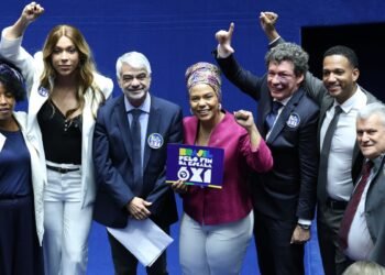 CUT elogia fim da “massacrante” 6×1; CNI quer revisar PEC aprovada