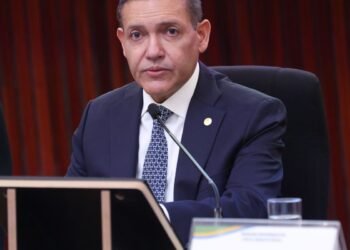 Nunes Marques suspende postagens ilegais contra campanha de Lula